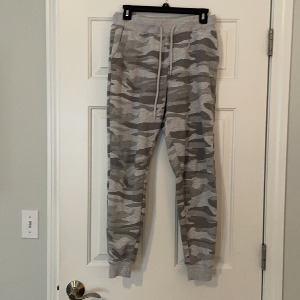 White Reflex Jogger sweatpants M EUC